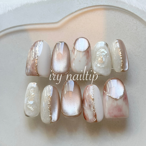 ニュアンスネイル ベージュネイルミラーネイル ネイルチップ ネイルチップオーダー ニュアンスネイル ベージュとミラーの上品な色使いのネイルチップ