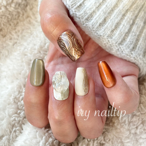 ［04］ネイルチップ ぷっくりネイル ミラーネイル 癖ネイル 個性派 オーダー うねうねつやピカ＊のミラーネイルとマグネットネイル ネイル