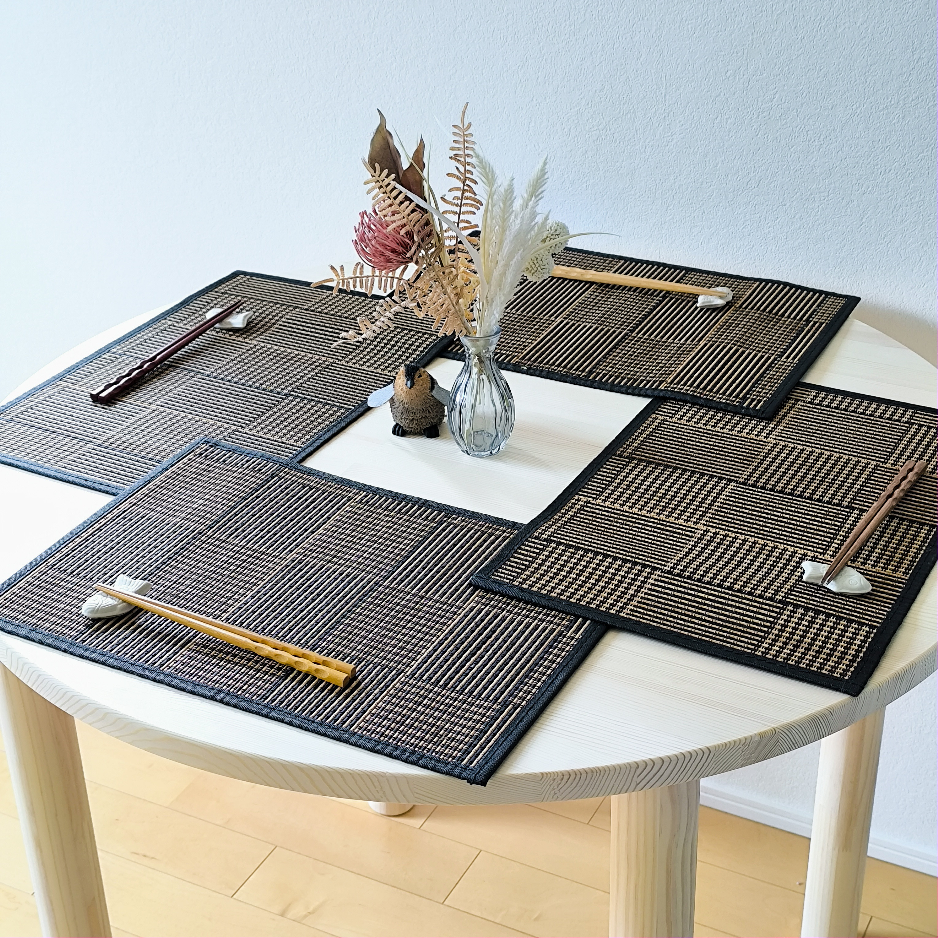 まんまるダイニングテーブル　円形　シンプルダイニングテーブル　丸脚