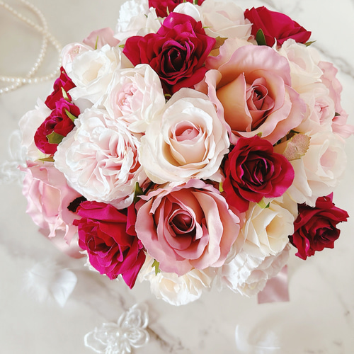 ピンク&赤 ブーケとブートニア ウエディング