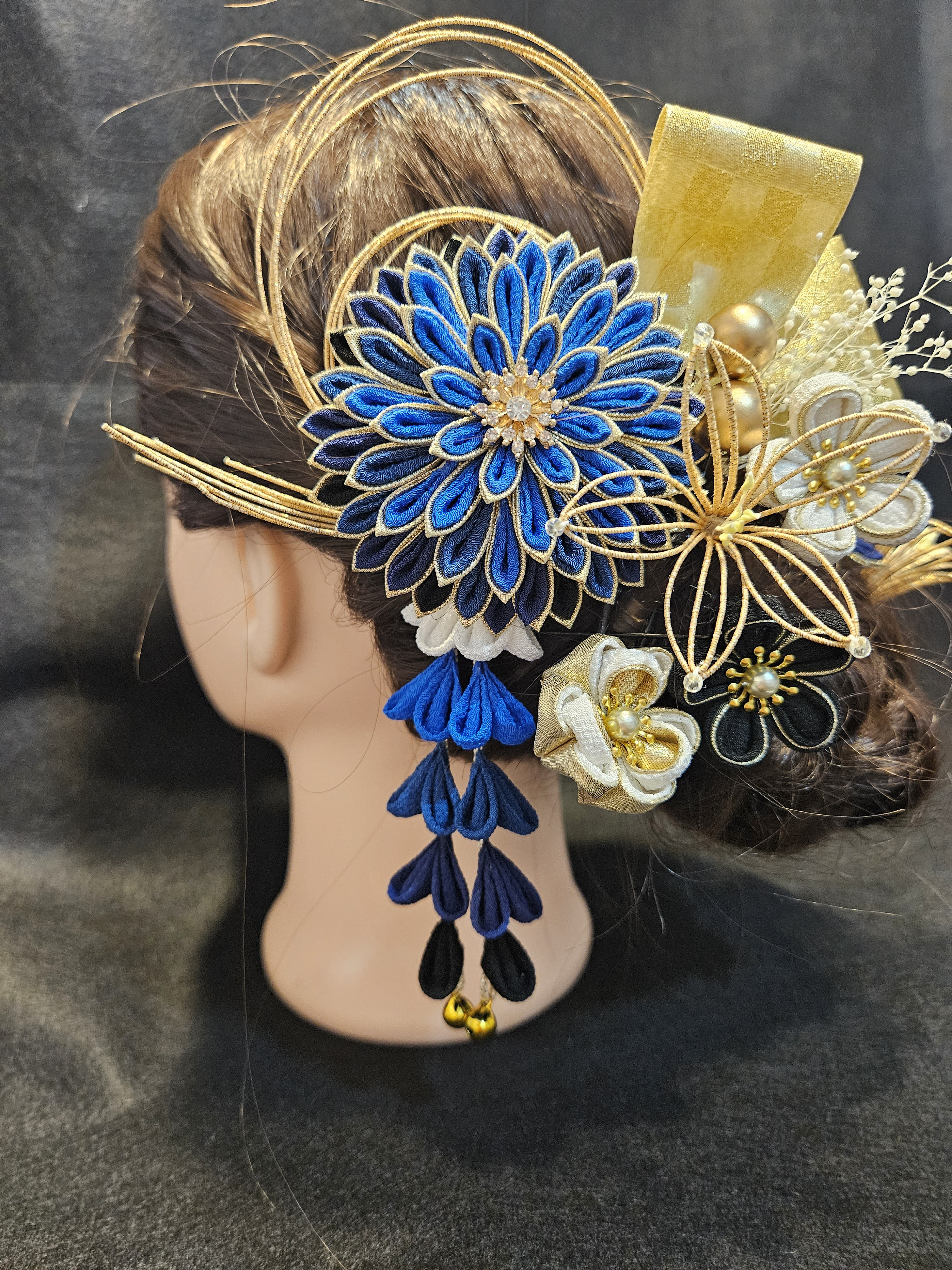 つまみ細工&水引&ドライフラワー　成人式、卒業式、婚礼などの髪飾り(ちりめん)青系、黒、白、シャンパンゴールド