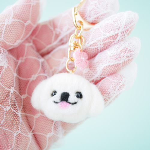 ペキニーズ犬とお花キーホルダー バッグにつけて一緒にお出かけ ギフト
