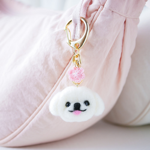ペキニーズ犬とお花キーホルダー バッグにつけて一緒にお出かけ ギフト