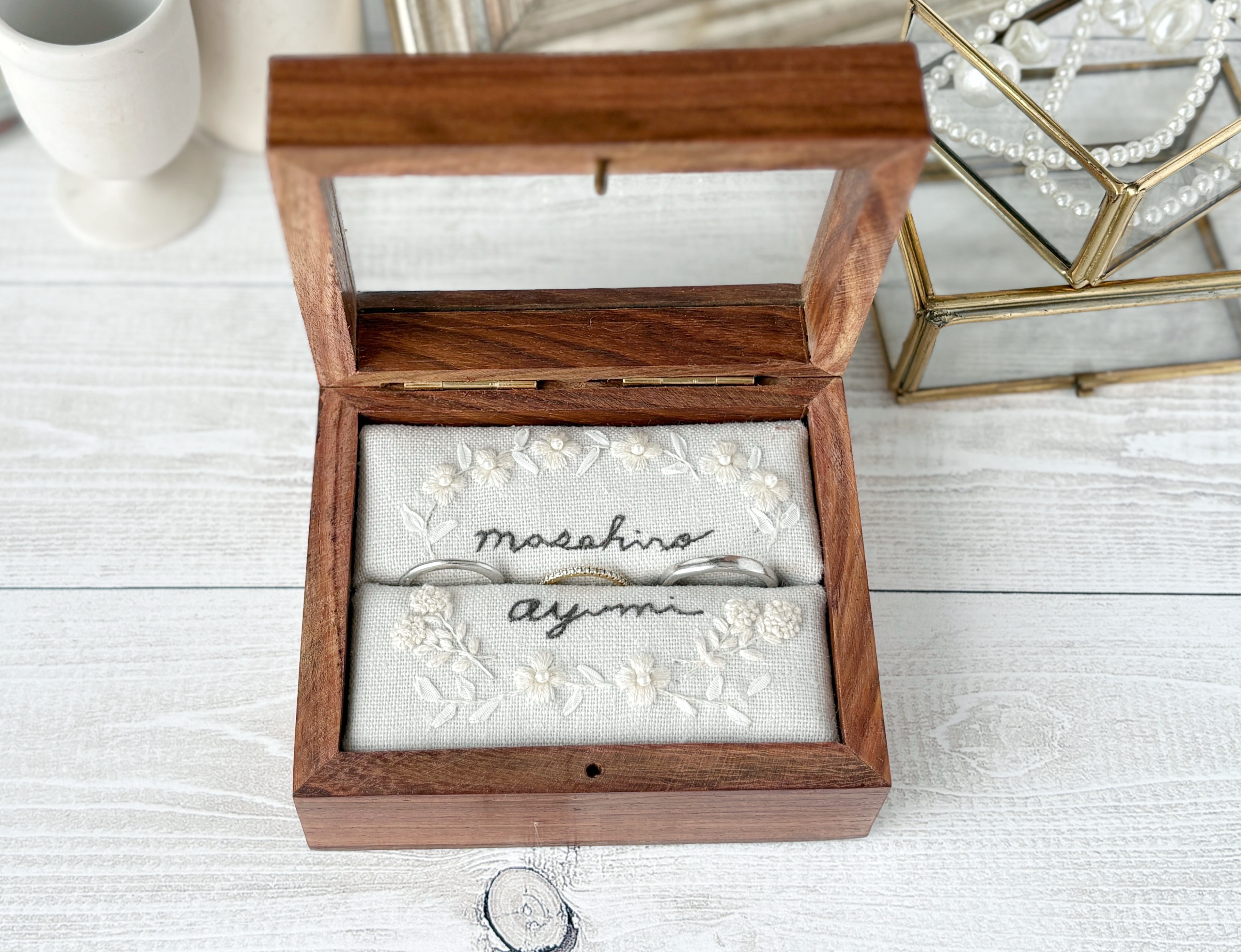 【名前刺繍】刺繍のリングピロー＊wood box＊hikari＊名入れ