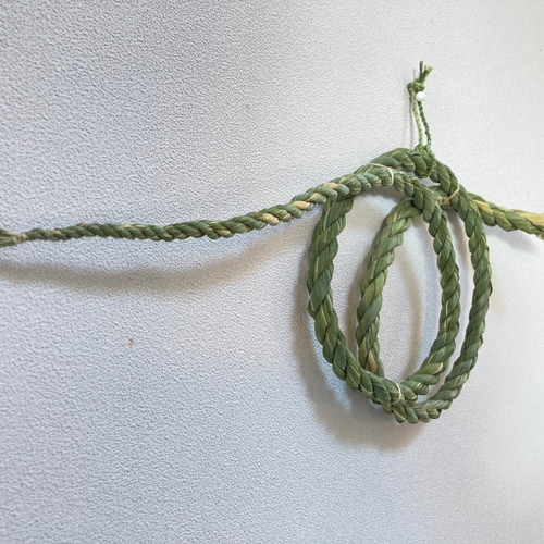 受注製作】蛇の真菰しめ縄オブジェ「HEBI」 立体・オブジェ MOKU 通販