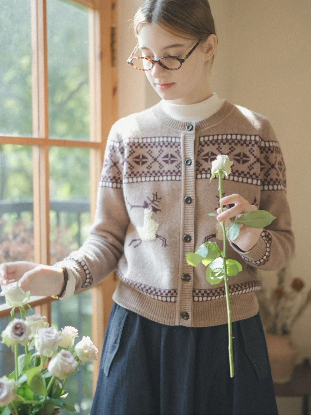 ◇【秋冬デザイン 雪の結晶❅鹿 ジャカード カーディガン】キャメル 高級ウール100% カーディガン T-00112