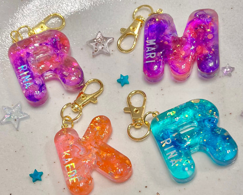 アルファベット名前入りキーホルダー レジン その他雑貨 amnos 通販