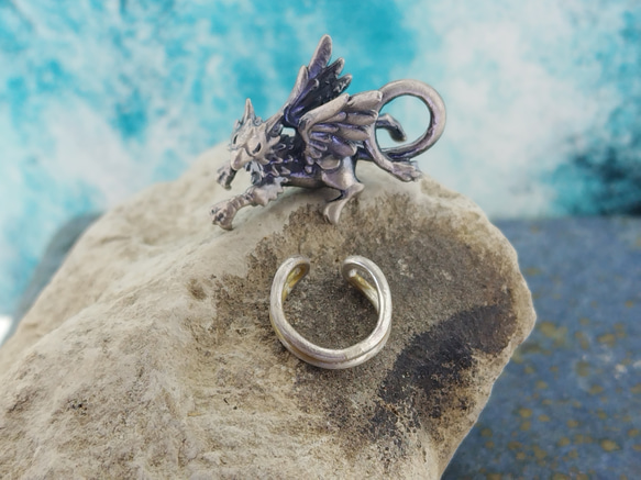 グリフォンぶら下がりイヤカフ・トップ 1枚目の画像