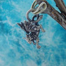 グリフォンぶら下がりイヤカフ・トップ 2枚目の画像