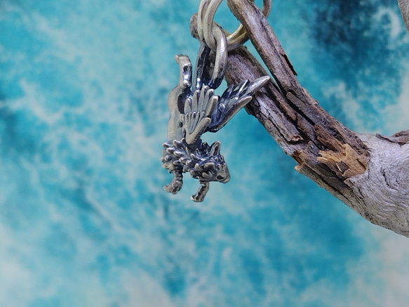 グリフォンぶら下がりイヤカフ・トップ 5枚目の画像