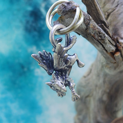 グリフォンぶら下がりイヤカフ・トップ 3枚目の画像