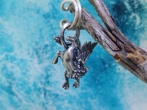 グリフォンぶら下がりイヤカフ・トップ 4枚目の画像