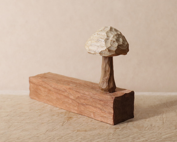 キノコ 木彫り 木製 置物 インテリア雑貨（木材：栗、チェリーなど）（No.T1044） 6枚目の画像