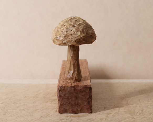 キノコ 木彫り 木製 置物 インテリア雑貨（木材：栗、チェリーなど）（No.T1044） 7枚目の画像