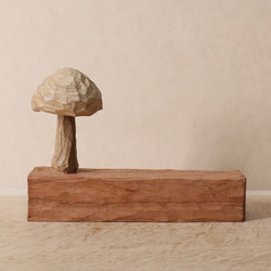 キノコ 木彫り 木製 置物 インテリア雑貨（木材：栗、チェリーなど）（No.T1044） 1枚目の画像