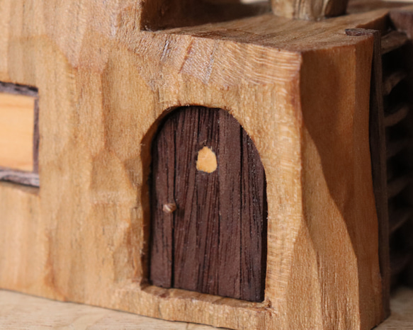 キノコの家 木彫り 木製 置物 インテリア雑貨（木材：山桜など）（No.T1043） 12枚目の画像