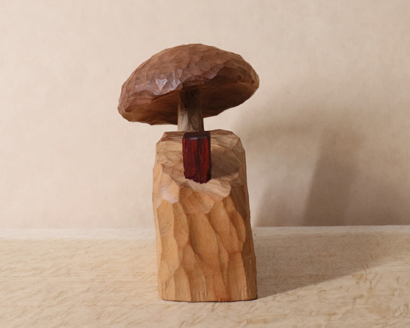 キノコの家 木彫り 木製 置物 インテリア雑貨（木材：山桜など）（No.T1043） 8枚目の画像