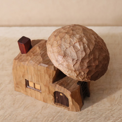 キノコの家 木彫り 木製 置物 インテリア雑貨（木材：山桜など）（No.T1043） 17枚目の画像