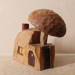 キノコの家 木彫り 木製 置物 インテリア雑貨（木材：山桜など）（No.T1043） 3枚目の画像