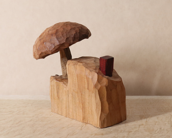 キノコの家 木彫り 木製 置物 インテリア雑貨（木材：山桜など）（No.T1043） 7枚目の画像