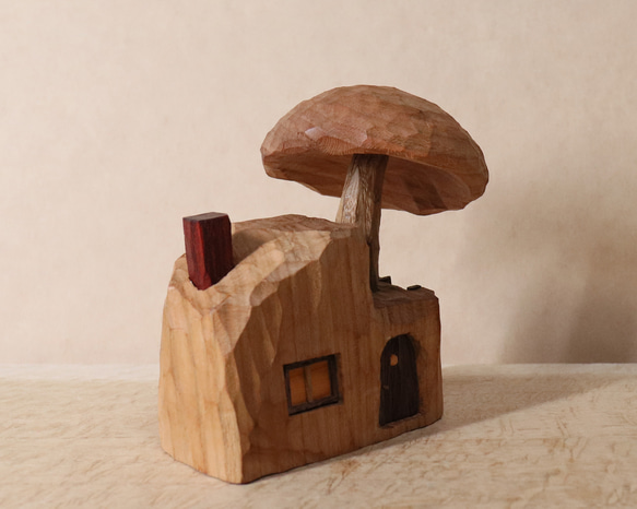 キノコの家 木彫り 木製 置物 インテリア雑貨（木材：山桜など）（No.T1043） 9枚目の画像