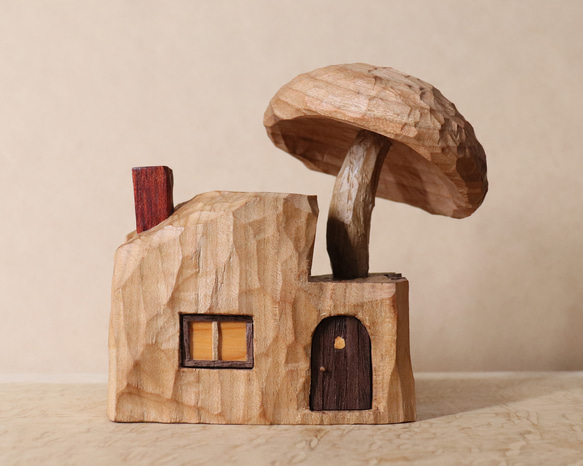 キノコの家 木彫り 木製 置物 インテリア雑貨（木材：山桜など）（No.T1043） 10枚目の画像