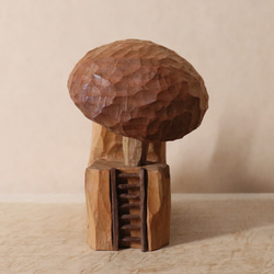 キノコの家 木彫り 木製 置物 インテリア雑貨（木材：山桜など）（No.T1043） 4枚目の画像