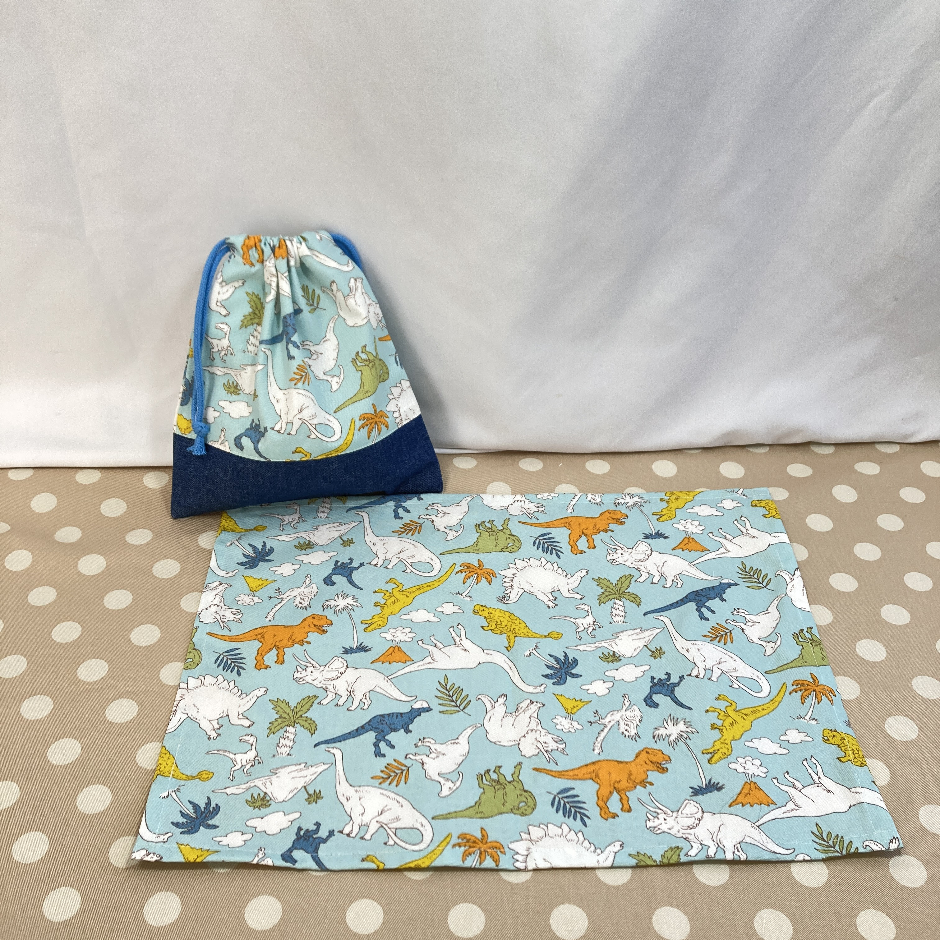 入園入学5点セット　カラフルな恐竜たちブルー