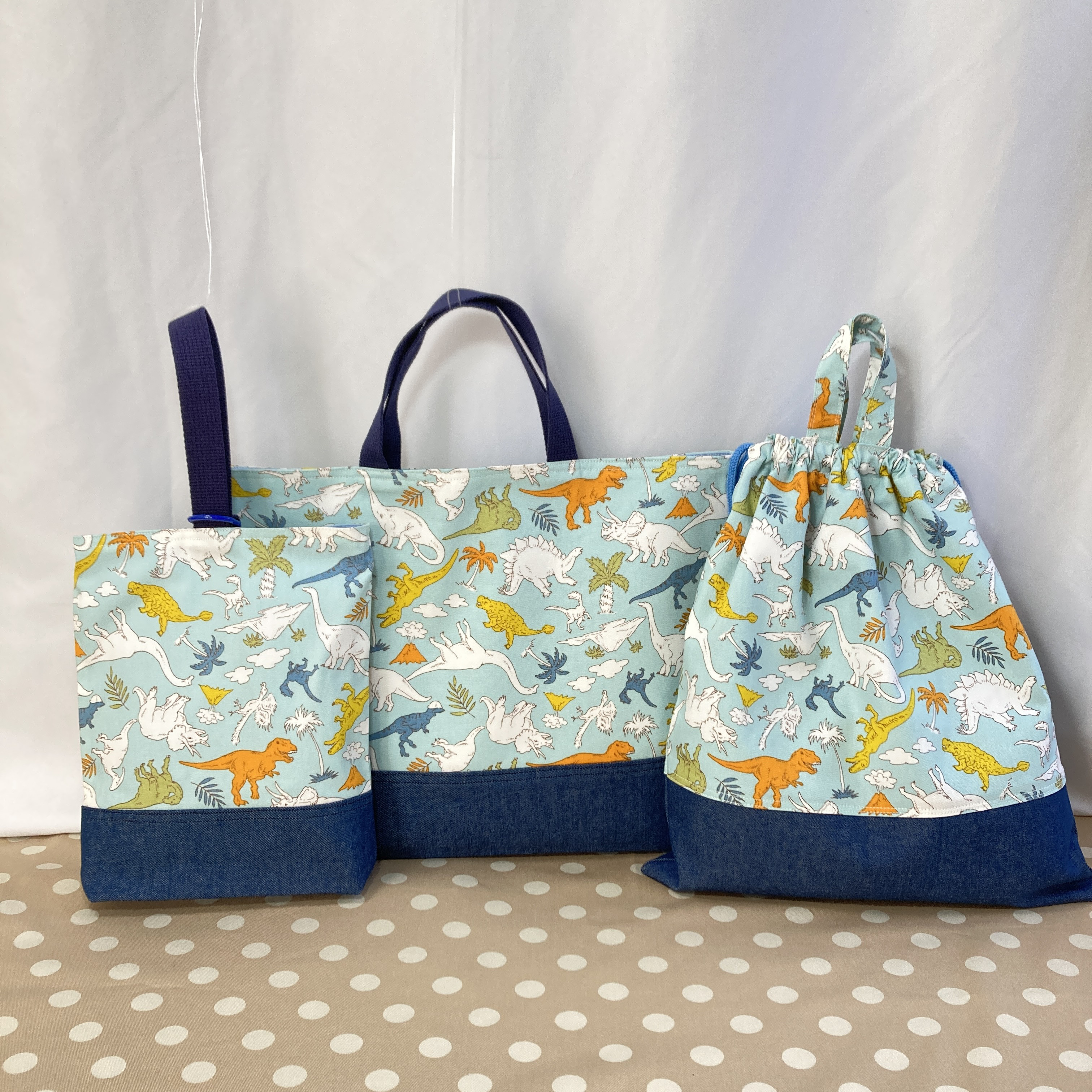 入園入学5点セット　カラフルな恐竜たちブルー