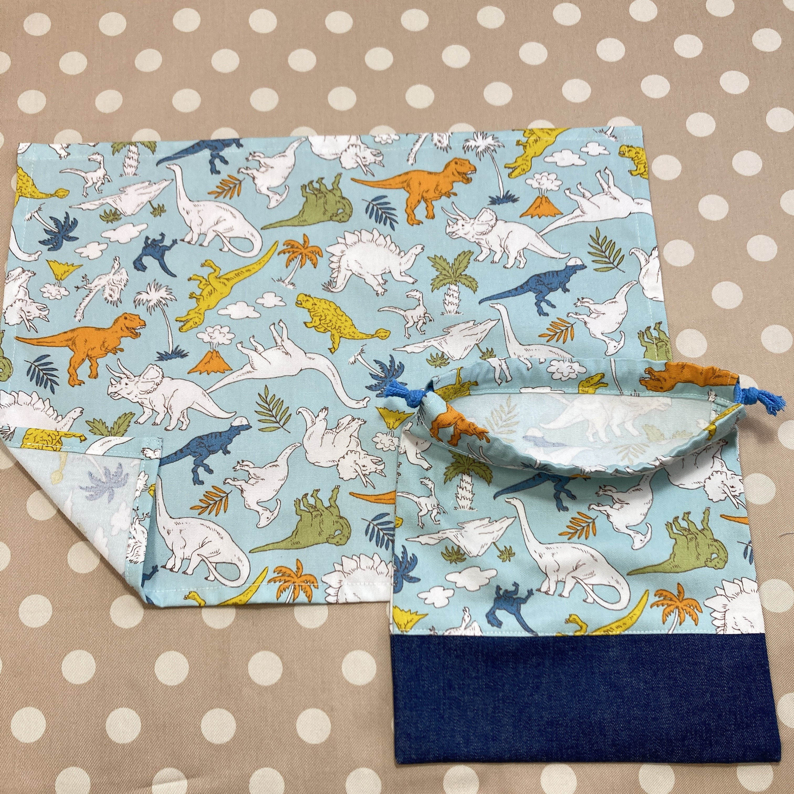 入園入学5点セット　カラフルな恐竜たちブルー