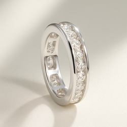 モアサナイト 2.5mm レール留め フルエタニティリング｜Dカラー VVS1 H&C 2枚目の画像