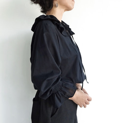 「ワケありな逸品R-12」フォーマルにも♪ ダブルラッフルカラーブラウス（ブラック） 6枚目の画像