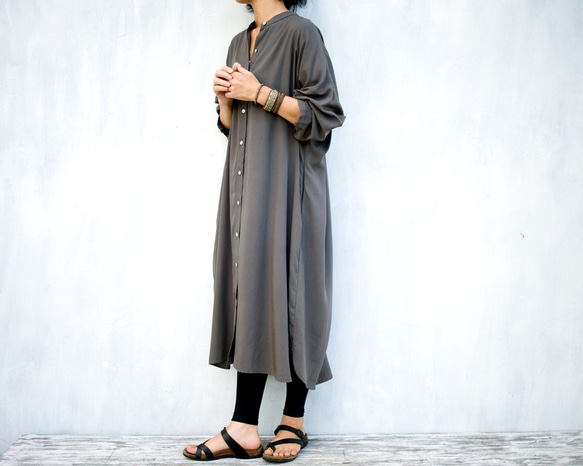 「ワケありな逸品H-5」レーヨンスタンドカラーシャツワンピース（グレー） 1枚目の画像