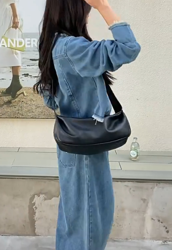 •黒•上質な厚手な天然軟めな牛革ショルダーバッグ•牛革肩がけかばんバッグ 3枚目の画像