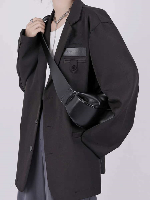 •黒•上質な厚手な天然軟めな牛革ショルダーバッグ•牛革肩がけかばんバッグ 4枚目の画像