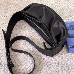 •黒•上質な厚手な天然軟めな牛革ショルダーバッグ•牛革肩がけかばんバッグ 11枚目の画像