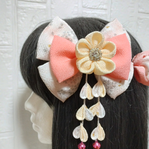 つまみ細工リボン髪飾り　ピンク　赤　白　七五三　成人式　浴衣　結婚式 つまみ細工リボン髪飾り ピンク 赤 白 七五三 成人式 浴衣 結婚式