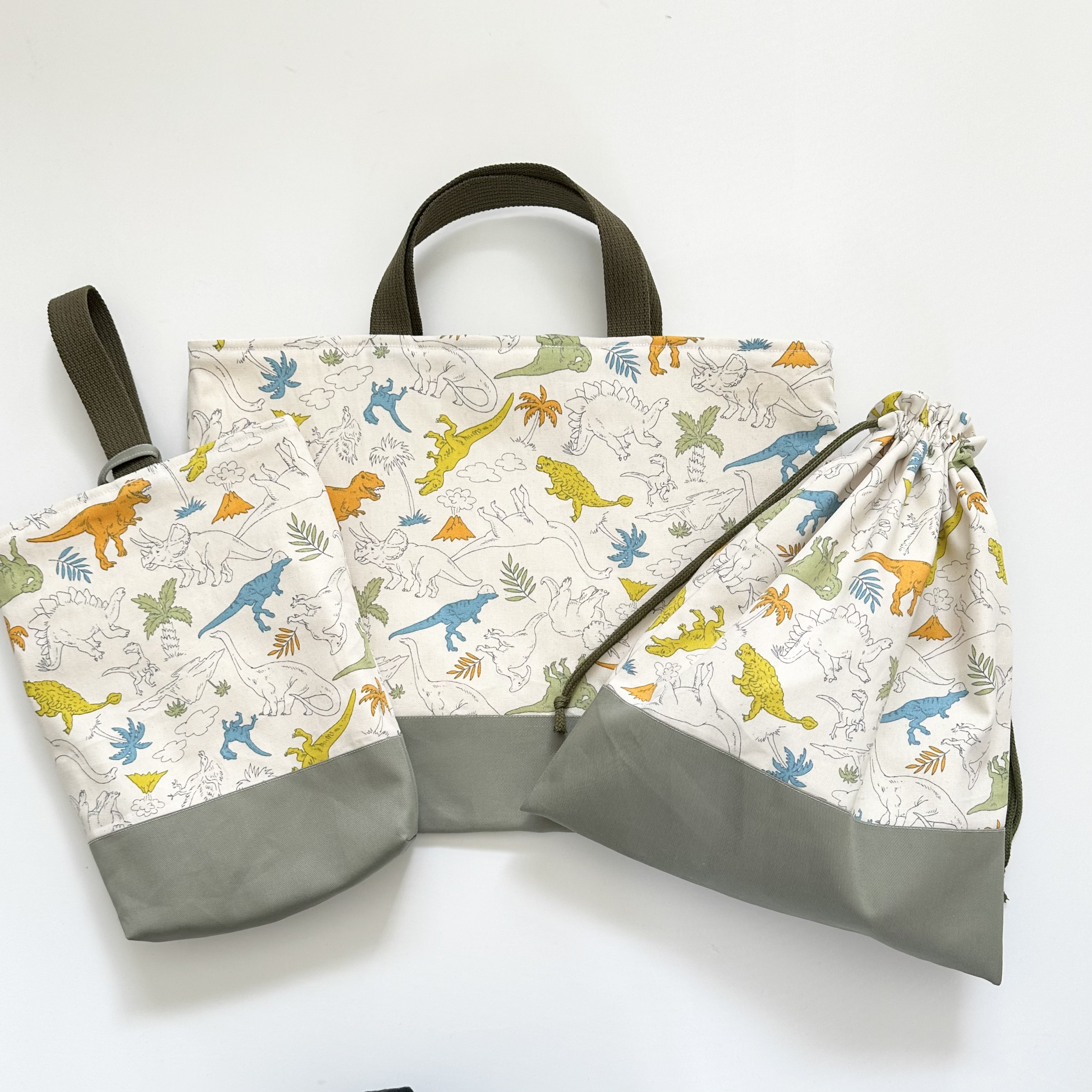 恐竜オックス レッスンバッグ上履き袋 巾着袋 入園・入学グッズ 【送料無料】2024年新作 グリーン ダイナソー