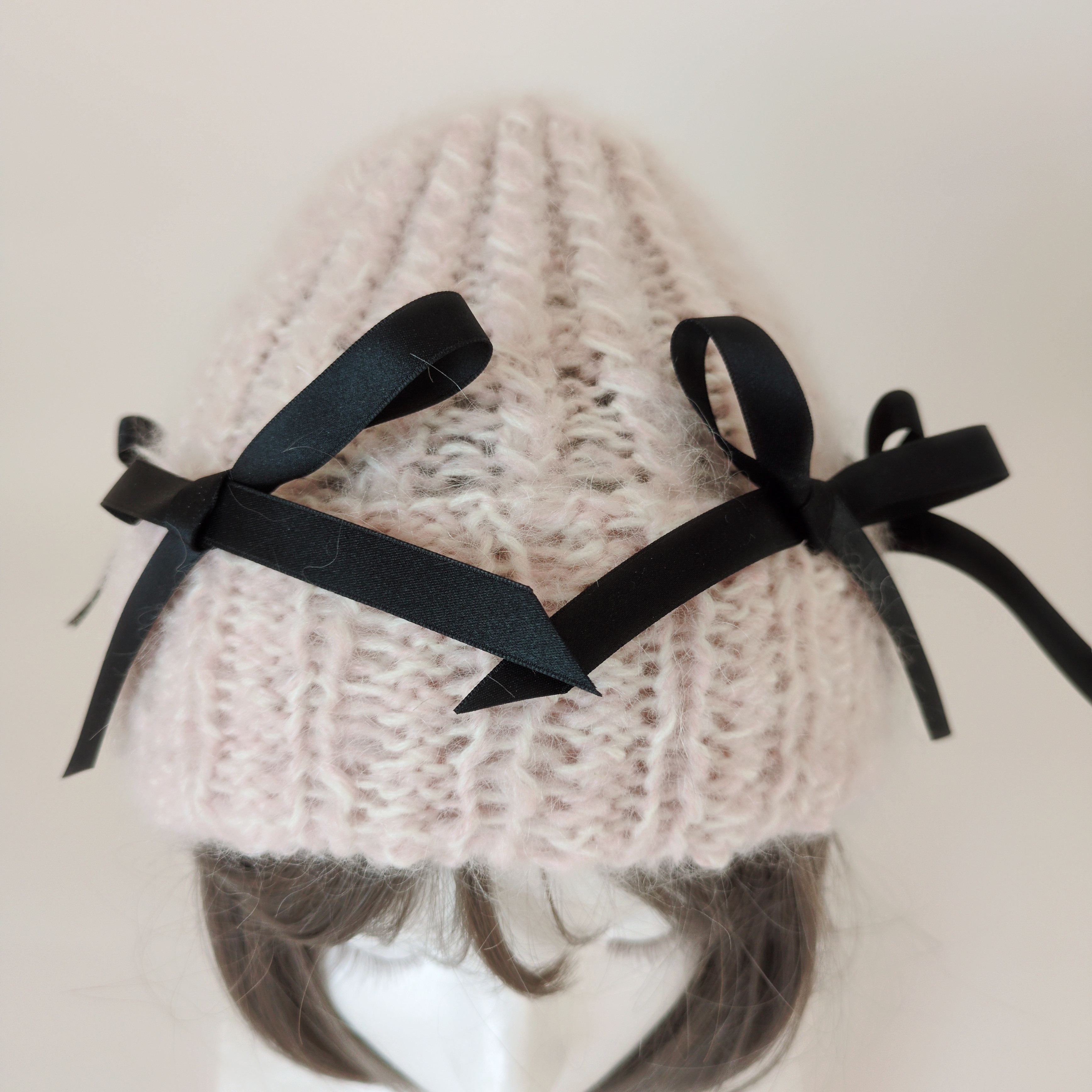 リボンのニット帽（ピンク＆ブラック）