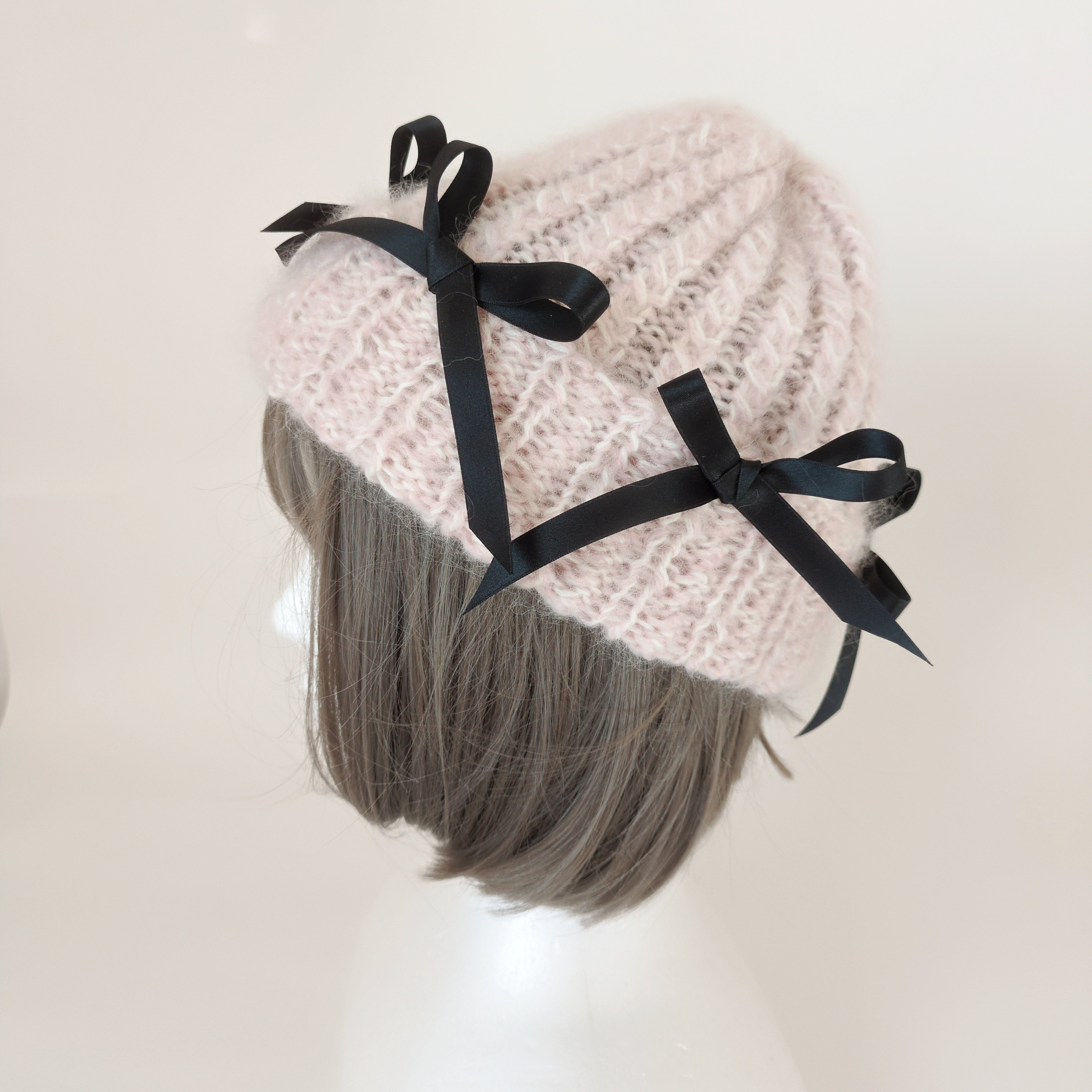 リボンのニット帽（ピンク＆ブラック）