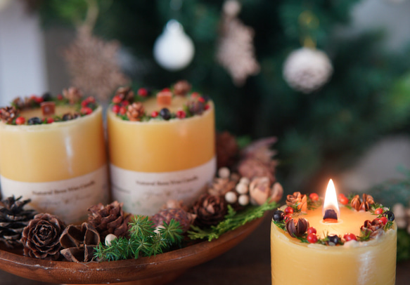 ミツロウと木の実のクリスマスキャンドル✨花の香り 数量限定