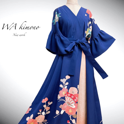 華やぐブルー 蝶々可愛い アクセントカラーワンピース 着物 華やぐブルー 蝶々可愛い アクセントカラーワンピース 着物