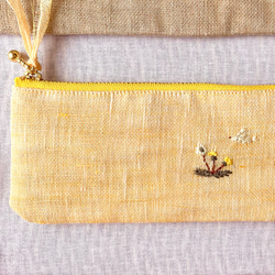 花彩り-小鳥とお花刺繍リネンペンケース(チューリップ•ガーベラ•ラベンダー•ネモフィラ•すずらん•ひまわり•たんぽぽ 12枚目の画像