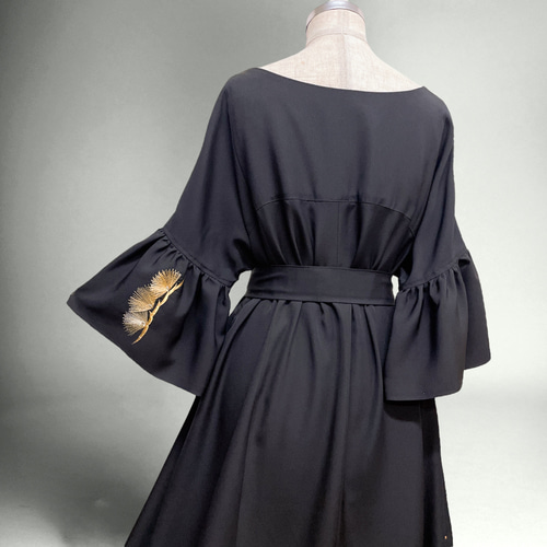 孔雀刺繍 留袖アクセントカラーワンピース 着物リメイク フォーマル