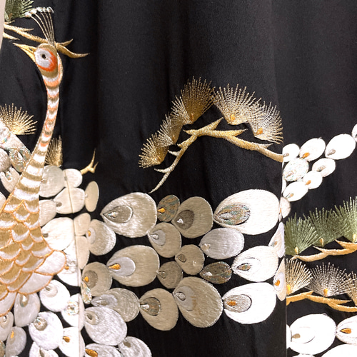 孔雀刺繍 留袖アクセントカラーワンピース 着物リメイク 孔雀刺繍 留袖アクセントカラーワンピース 着物リメイク