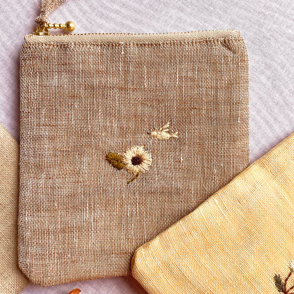 花彩り-小鳥とお花刺繍リネンフラットポーチ(チューリップ•ガーベラ•ラベンダー•ネモフィラ•すずらん•向日葵•たんぽぽ 15枚目の画像