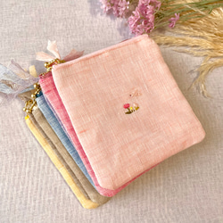 花彩り-小鳥とお花刺繍リネンフラットポーチ(チューリップ•ガーベラ•ラベンダー•ネモフィラ•すずらん•向日葵•たんぽぽ 2枚目の画像