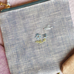 花彩り-小鳥とお花刺繍リネンフラットポーチ(チューリップ•ガーベラ•ラベンダー•ネモフィラ•すずらん•向日葵•たんぽぽ 13枚目の画像