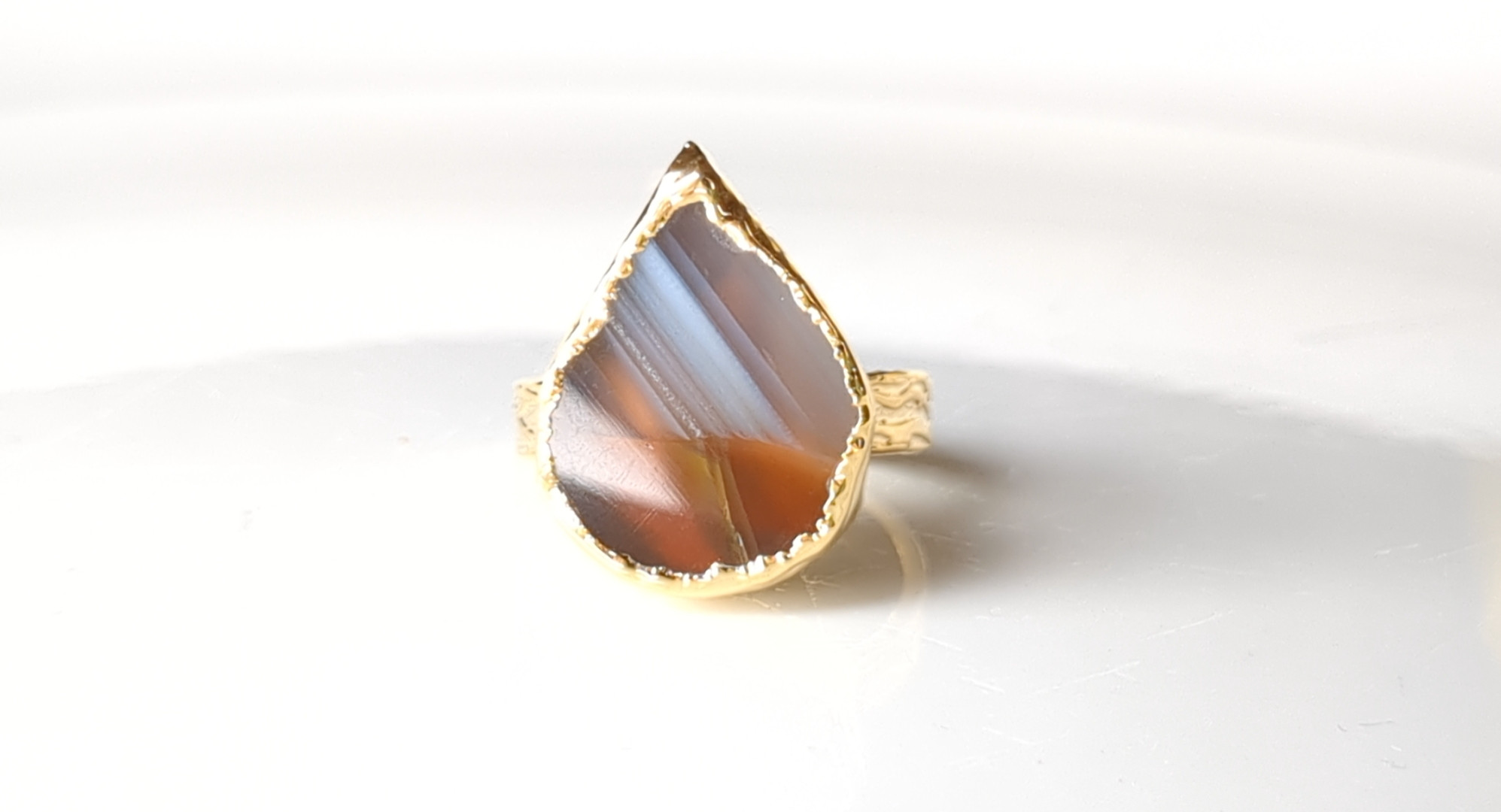 『ミラーサードオニキス』の世界でひとつの天然石リング