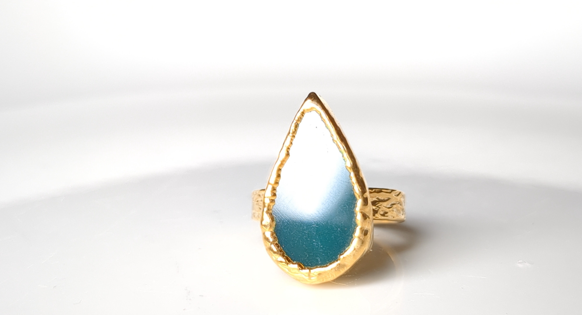 『ディープブルーミラーアゲート』の世界でひとつの天然石リング